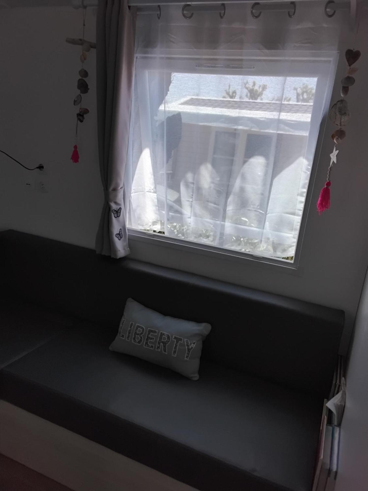 Mobil Home Le Castellas Bertrand /Stehlin Sete Exterior photo